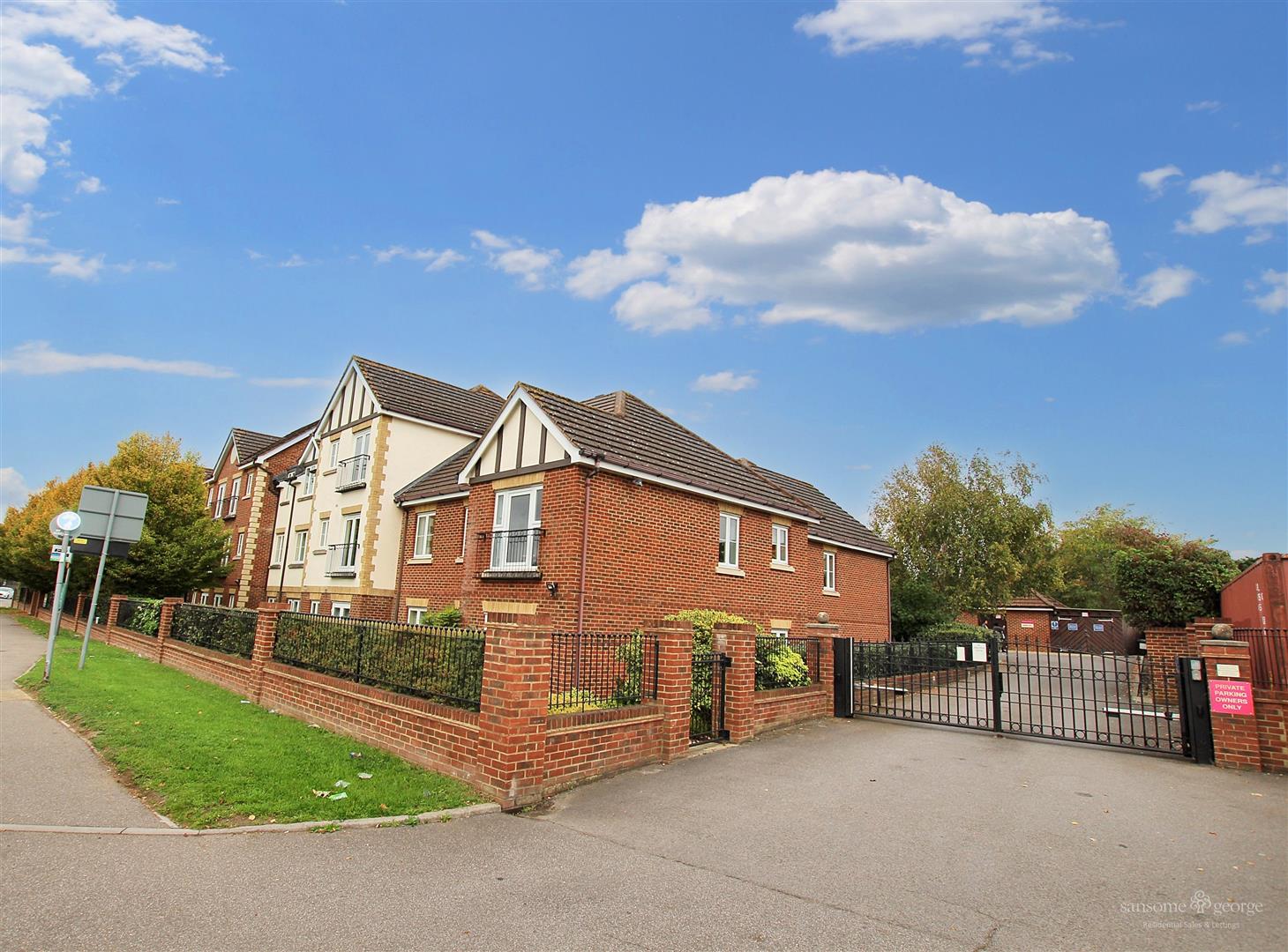 Bath Road, Calcot, Reading